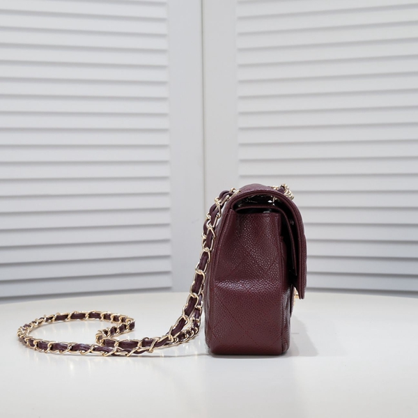 シャネルバッグ背面デザイン